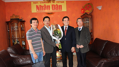 ສະເຫຼີມສະຫຼອງ 87 ປີ ແຫ່ງວັນສື່ມວນຊົນປະຕິວັດຫວຽດນາມຢູ່ຝລັ່ງ